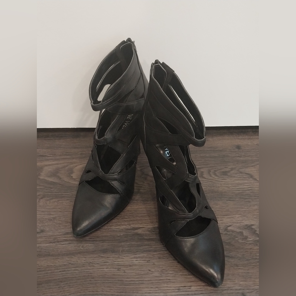Nine West Size 6M black zipper back strappy 3.75" Heels Stilettos